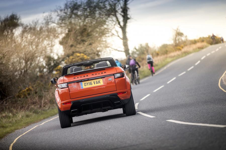  Land Rover Range Rover Evoque Convertible 2016 года  (UK) (фото 12 из 31)
